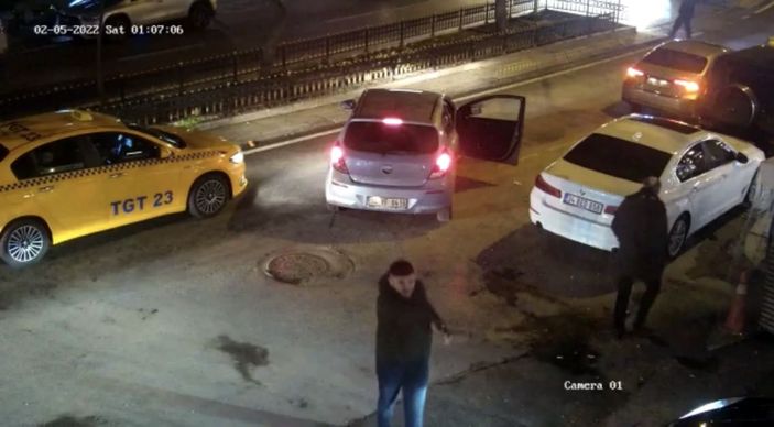 Bebek'te ünlü kafeye silahlı saldırı anı