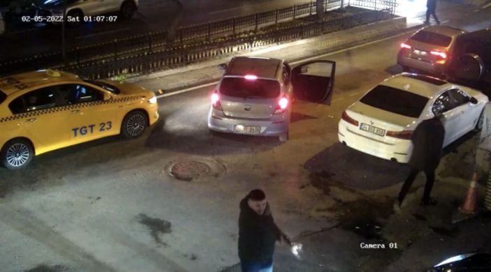 Bebek'te ünlü kafeye silahlı saldırı anı