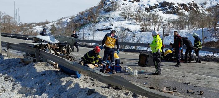 d Askeri birliğine teslim olmaya giderken kazada öldü -6