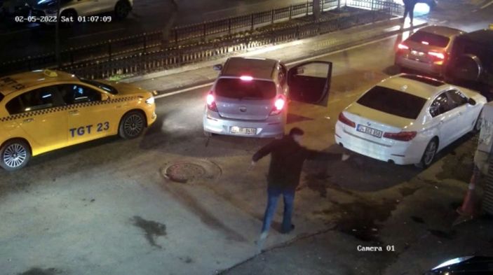 Bebek'te ünlü kafeye silahlı saldırı anı