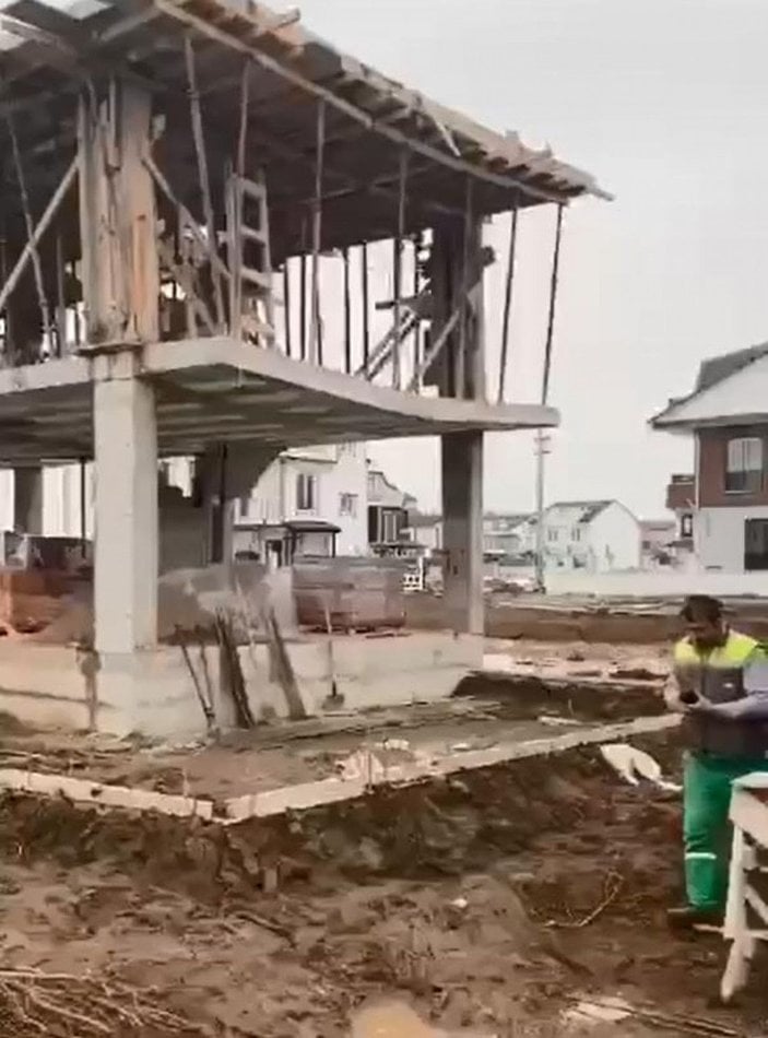 İnşaat halindeki bina, beton dökümü için hazırlık yapılırken çöktü -6