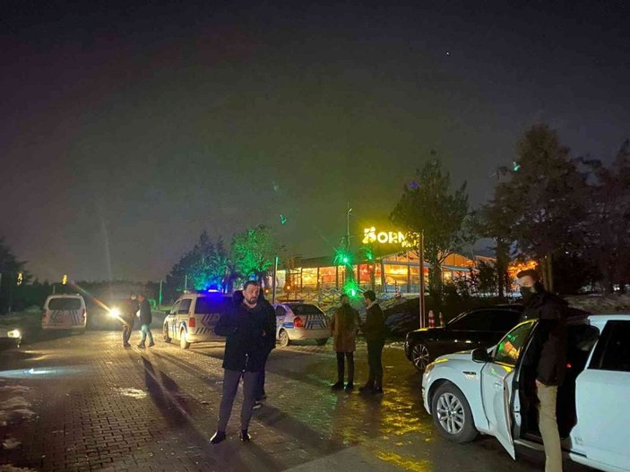 Ankara’da kafede silahlı kavga: 1’i ağır 2  yaralı