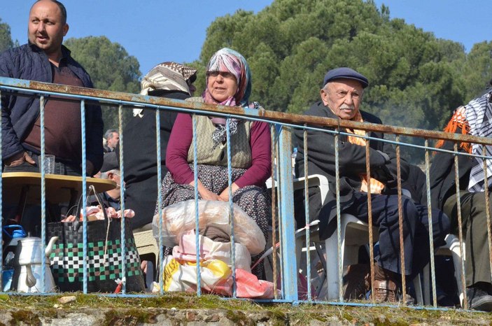 Deve güreşi festivali renkli görüntülere sahne oldu -9