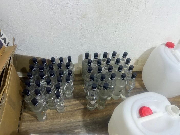 Beykoz'da sahte içki imalathanesine baskın: Şüphelilerin bondrol kandırmacası  -7