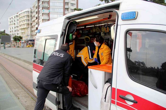 Antalya’da gençlerin kız kavgasında kan aktı: 1 yaralı -2