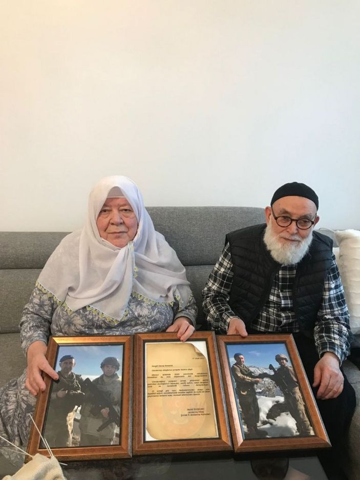 Berlin'de ördüğü çorapları, Şırnak'taki askerlere gönderdi -10