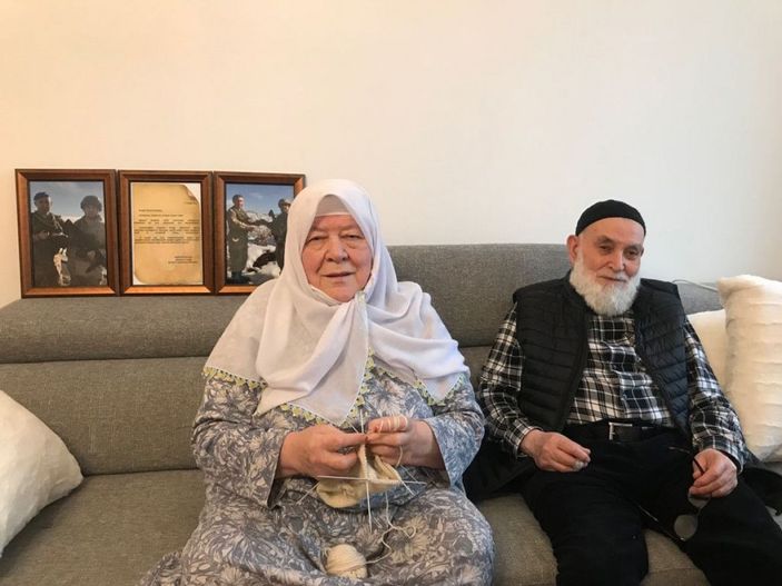 Berlin'de ördüğü çorapları, Şırnak'taki askerlere gönderdi -3