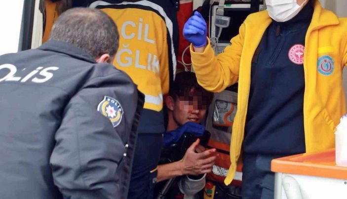 Antalya’da gençlerin kız kavgasında kan aktı: 1 yaralı -1