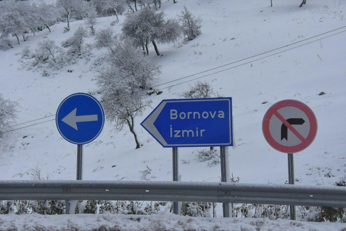 İzmir'de kar yağışı; Sabuncubeli Geçidi'nde önlem alındı -3