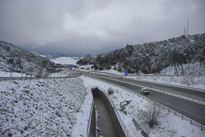 İzmir'de kar yağışı; Sabuncubeli Geçidi'nde önlem alındı -9