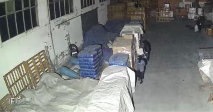 Kızılay’ın lojistik merkezinden hırsızlığa 3 tutuklama -1