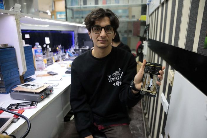 Tamirdeki telefonun patlama anı kamerada -4