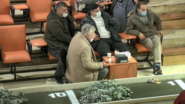 Alibeyköy'de çiçekçiler fiyatları beğenmedi, mezatı terk etti -5