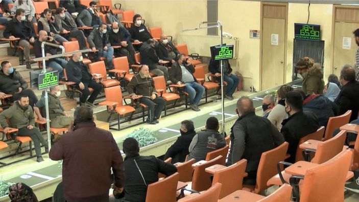 Alibeyköy'de çiçekçiler fiyatları beğenmedi, mezatı terk etti -3