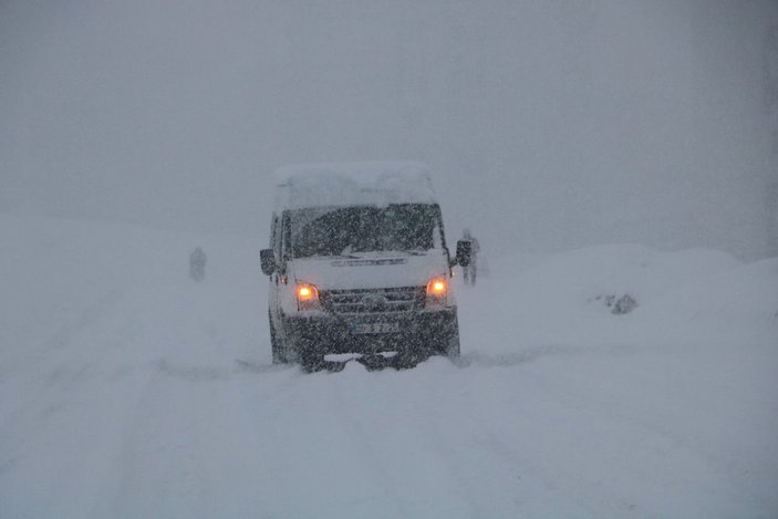 Hakkari kent merkezi ile 2 ilçesinde okullara 'kar' tatili -4