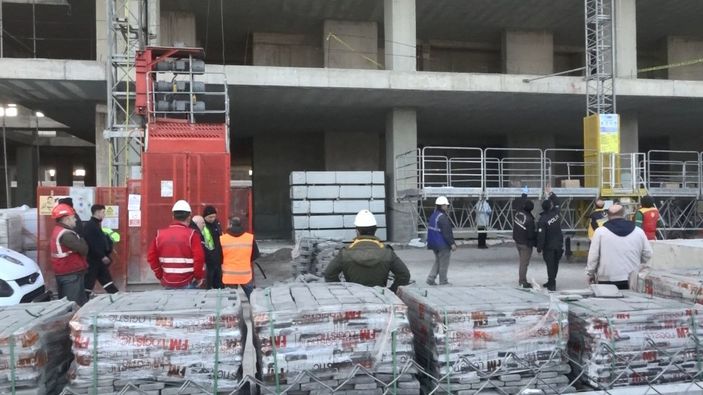 6'ncı kattan inşaat demirinin üzerine düşen işçi hayatını kaybetti -10