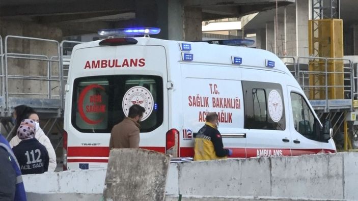 6'ncı kattan inşaat demirinin üzerine düşen işçi hayatını kaybetti -5