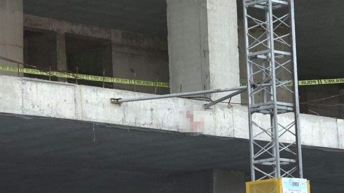 6'ncı kattan inşaat demirinin üzerine düşen işçi hayatını kaybetti -8