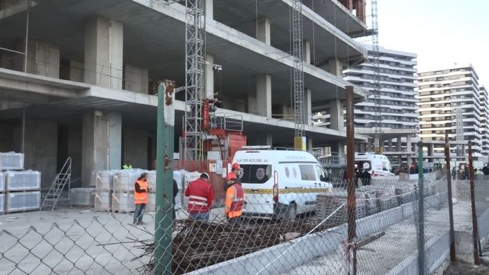6'ncı kattan inşaat demirinin üzerine düşen işçi hayatını kaybetti -7