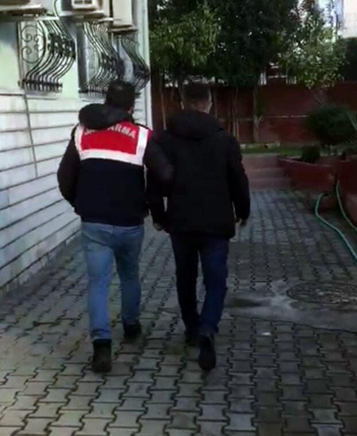 İzmir'de sosyal medyadan terör propagandasına 14 gözaltı -1