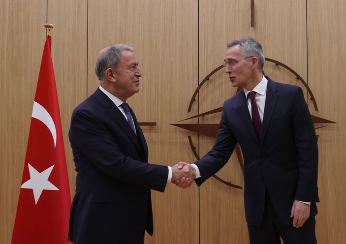 Milli Savunma Bakanı Akar NATO mevkidaşlarıyla görüştü