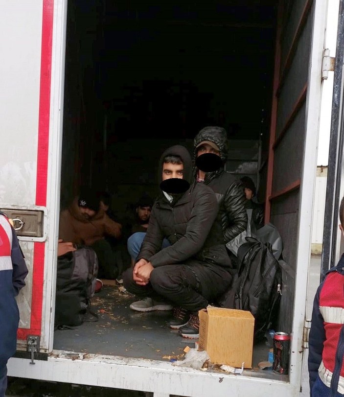 Bulgaristan sınırında 114 kaçak göçmen yakalandı -3