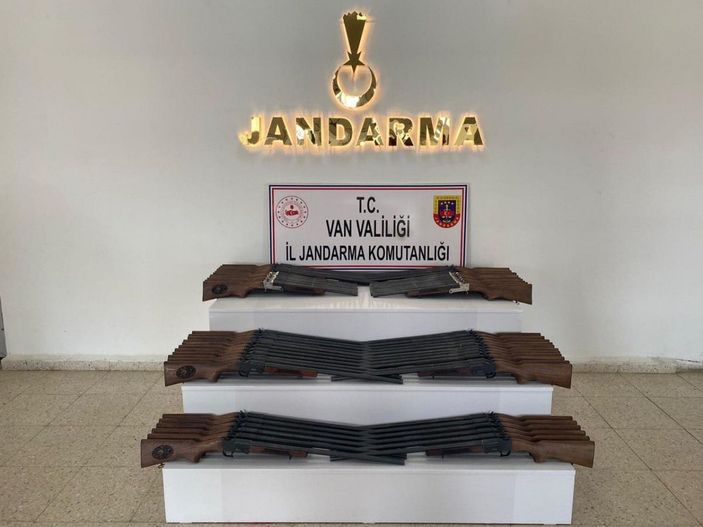 d Durdurulan araçta 60 av tüfeği ele geçirildi -1