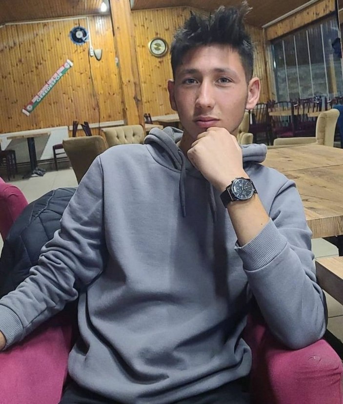 Motosiklet devrildi; 17 yaşındaki Ahmet öldü -1