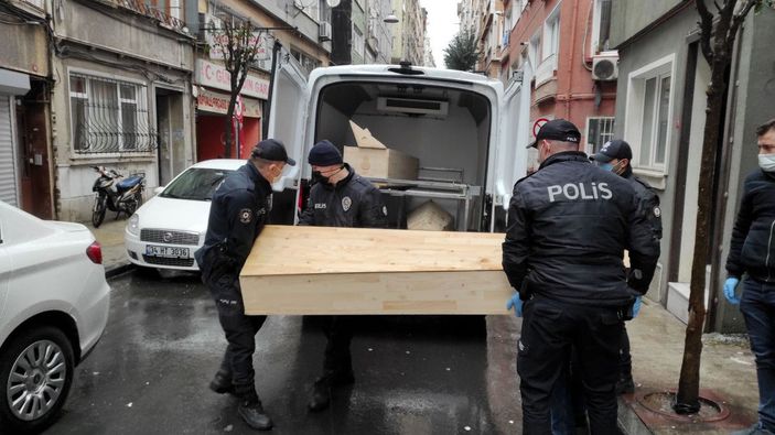 Şişli'de şüpheli ölüm; başına poşet geçirilmiş halde bulundu -9
