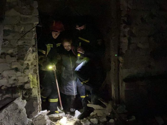 Luhansk bölgesinde bombardıman sonucu oluşan yıkım -3