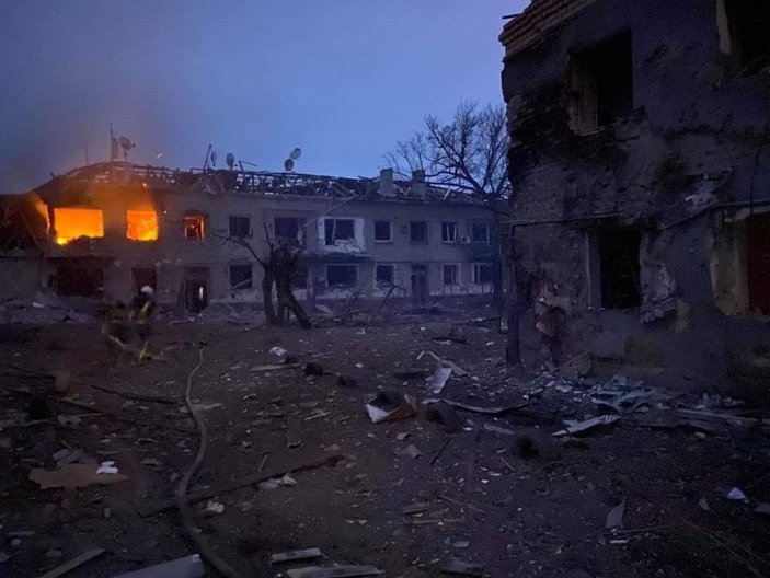 Luhansk bölgesinde bombardıman sonucu oluşan yıkım -2