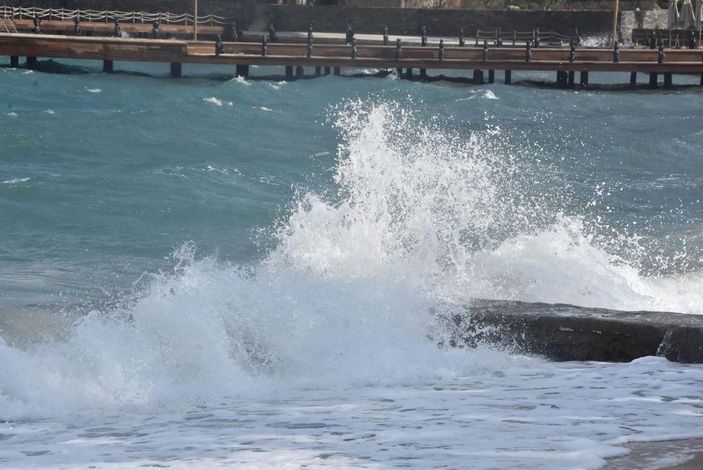 İzmir'de sağanak, Kuzey Ege'de fırtına etkili olacak -3