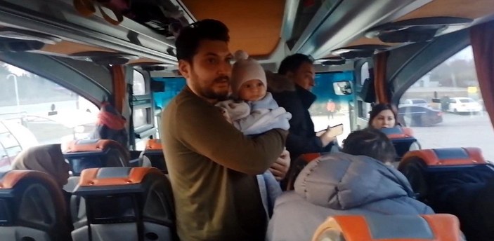 Ukrayna’dan tahliye edilen ilk kafile, Türkiye yolunda -5