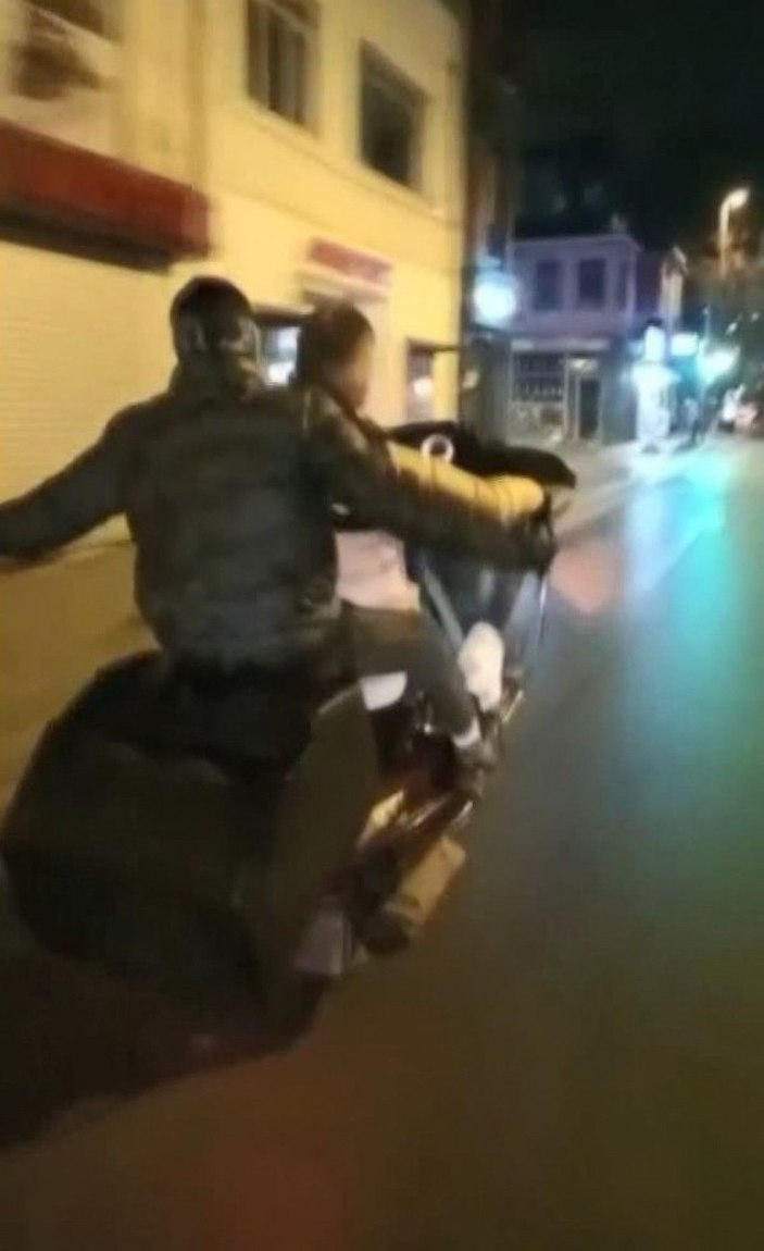 Beyoğlu'nda tehlikeli yolculuk kamerada -4
