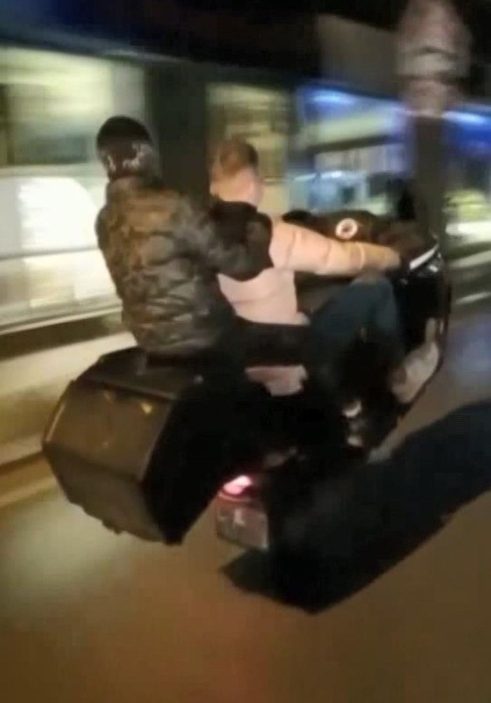 Beyoğlu'nda tehlikeli yolculuk kamerada -5