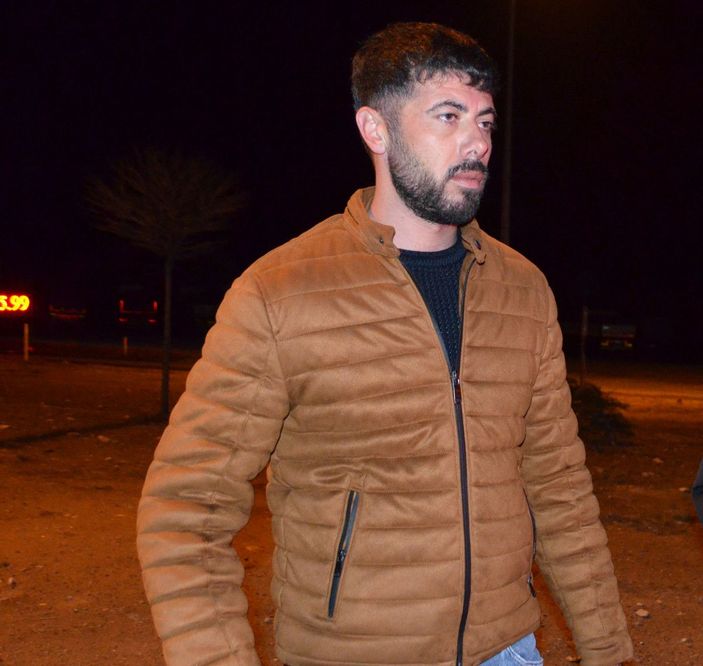 Aksaray'da hafif ticari araç kırmızı ışıkta bekleyen tıra çarptı: 1 ölü 1 yaralı