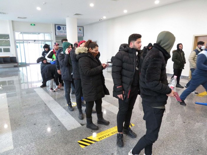 Ukrayna'dan otobüslerle getirilen Türkler, ana vatanda -5