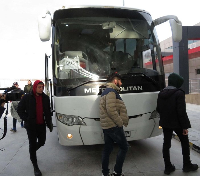 Ukrayna'dan otobüslerle getirilen Türkler, ana vatanda -6