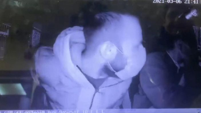 Fatih'te taksicilerin telefonlarını çalan hırsız yakalandı -4