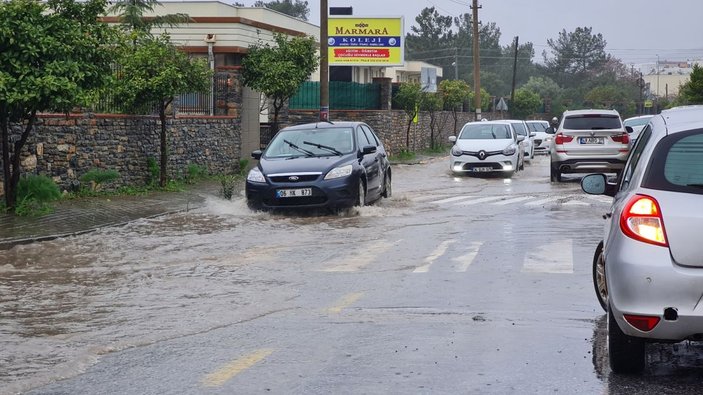 Bodrum’da sağanak yağış etkili oldu -3