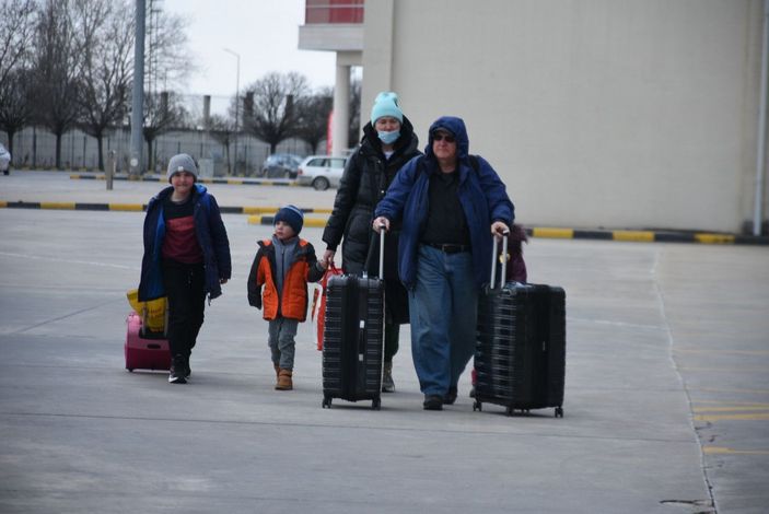 Ukrayna'dan kaçtılar, Bulgaristan'dan Türkiye'ye yürüyerek geldiler -6