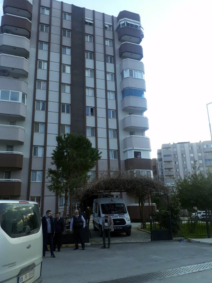 İzmir'de, evli çift evlerinde ölü bulundu -5