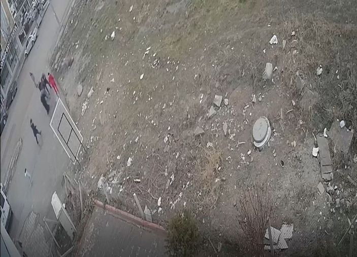 'Uçan tekme'li köpek besleme kavgası -10