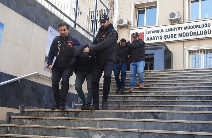 Beyoğlu'nda cinayet; motosikletli saldırganlar yakalandı -1