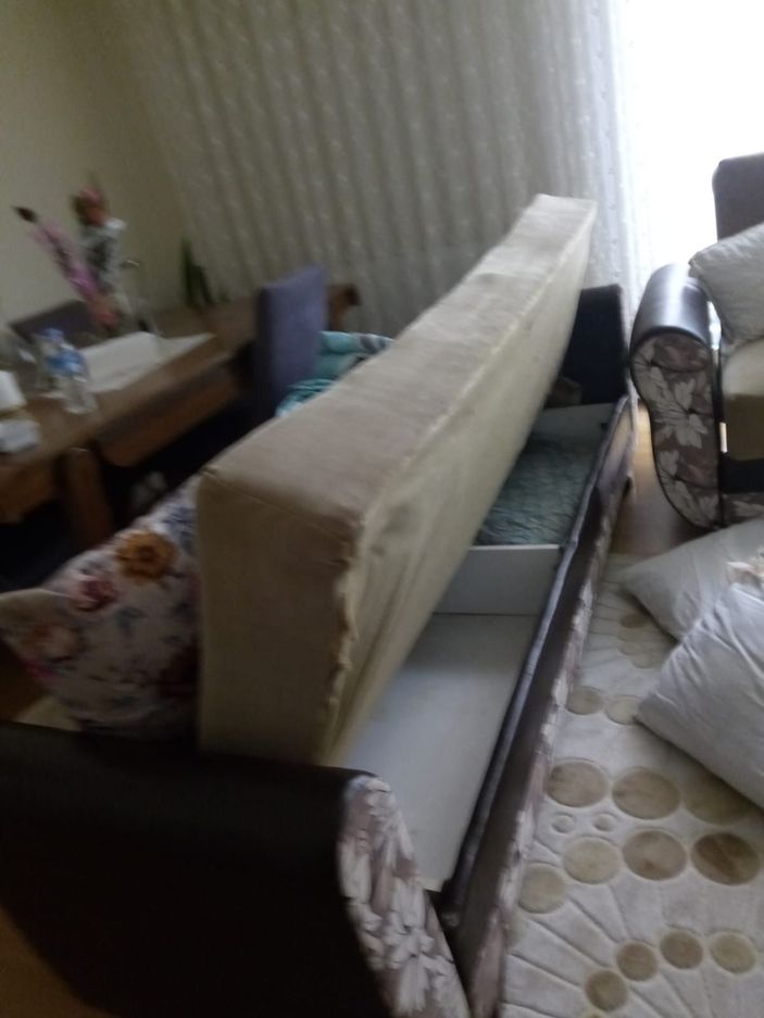 Büyükçekmece'de hırsızlık yaptıkları evi darmadağın ettiler -4