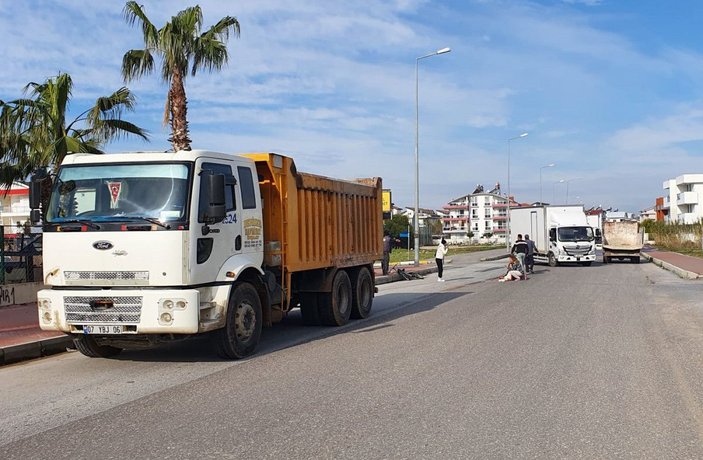 Köpekten kaçarken kamyonun altında kalan Pınar yaralandı -5