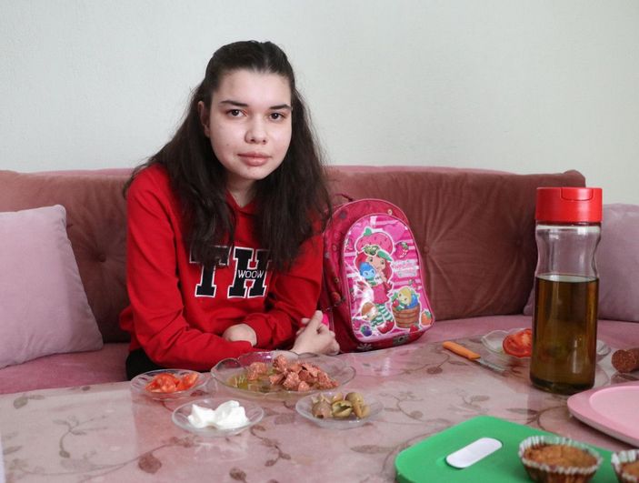 d 14 yıl önce ikizi ile oynarken başından vurulan Kübra, hayata sarıldı -2