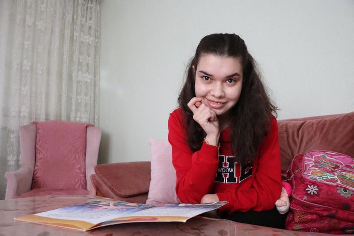 14 yıl önce ikizi ile oynarken başından vurulan Kübra, hayata sarıldı -7