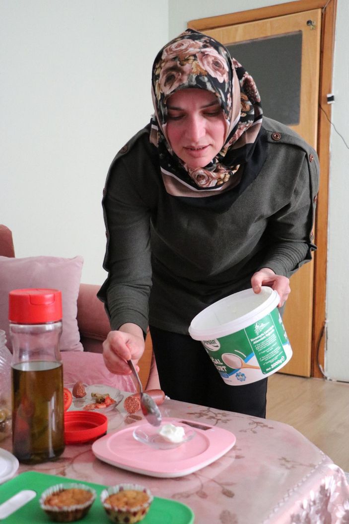 14 yıl önce ikizi ile oynarken başından vurulan Kübra, hayata sarıldı -3