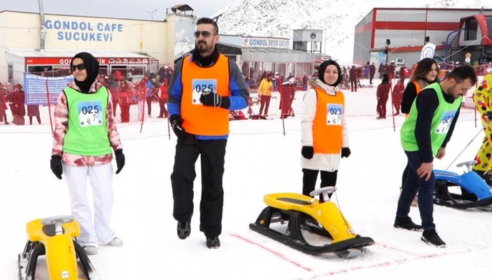 Erciyes'te eşler arası 'Artık çekilmez oldun' kızak yarışması  -5